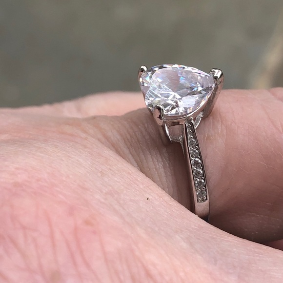 🚨50% off! 4ct 5A 925 Sterling Stunning Heart Ring! GORGEOUS RING! - Picture 8 of 16